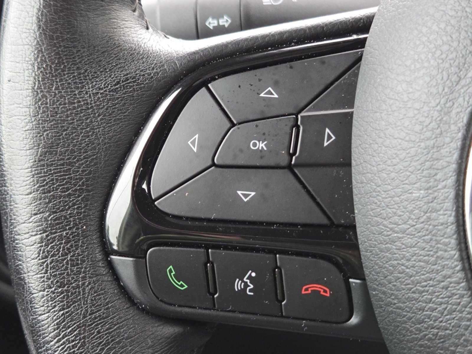 Used 2022 Slate Blue Jeep Altitude image 12