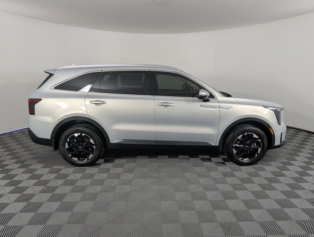 2026 Kia Sorento S - Photo 8