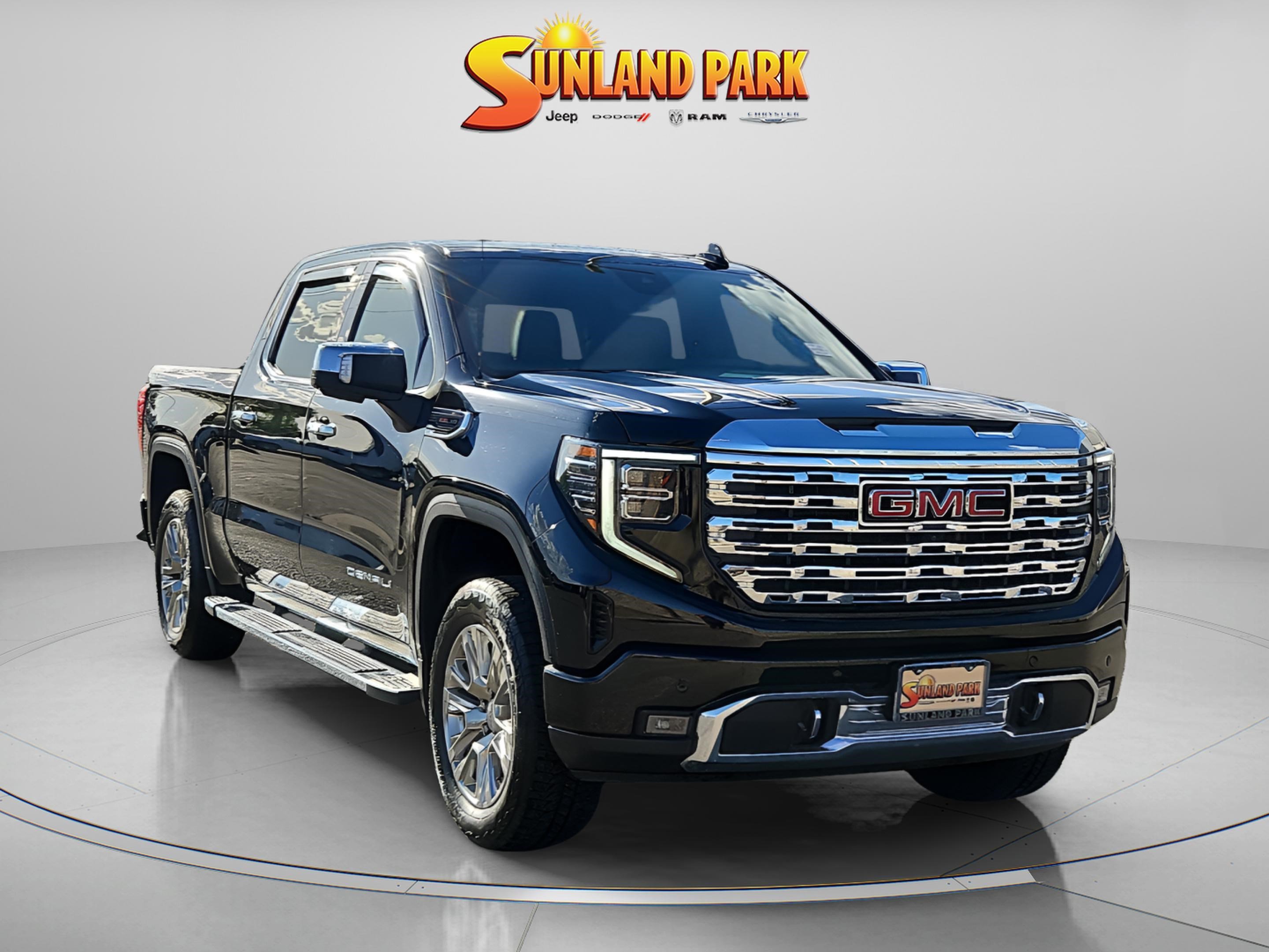 2023 GMC Sierra 4WD Crew Cab Short Box Denali's photo