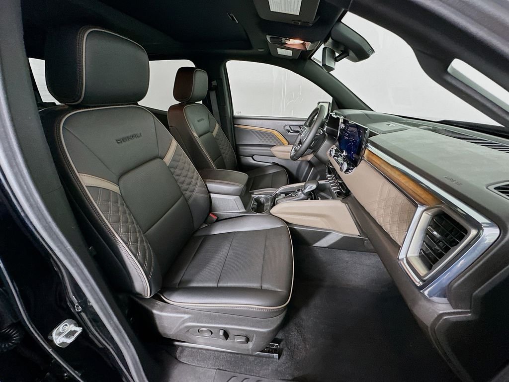 Used 2025 Black GMC Denali image 29