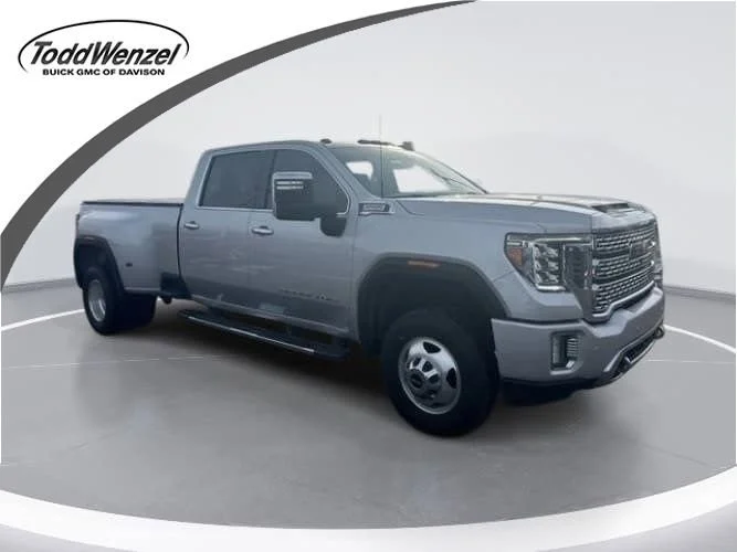 2021 GMC Sierra 4WD Crew Cab Long Box DRW Denali's photo