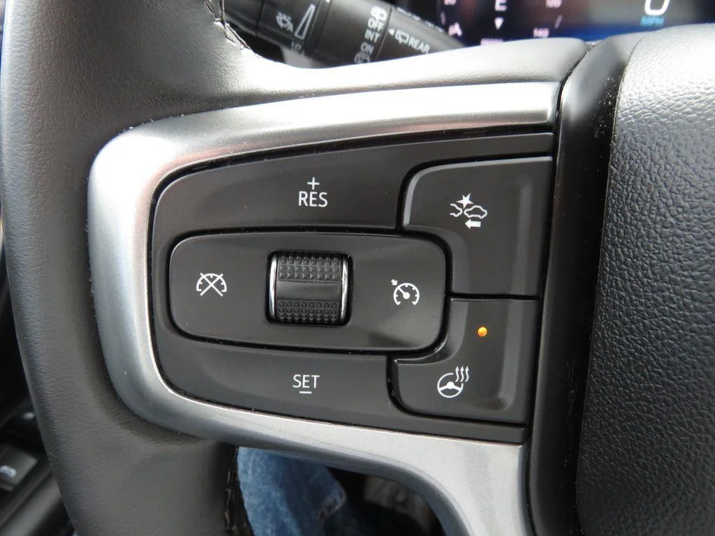Used 2023 Summit White Chevrolet LT image 32