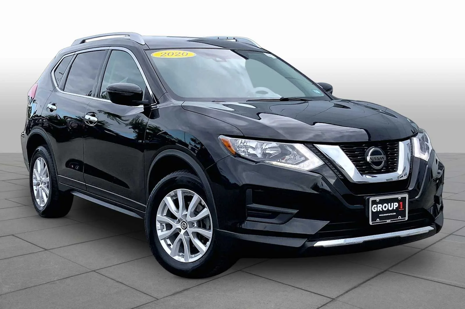 Used 2020 Magnetic Black Pearl Nissan S image 3