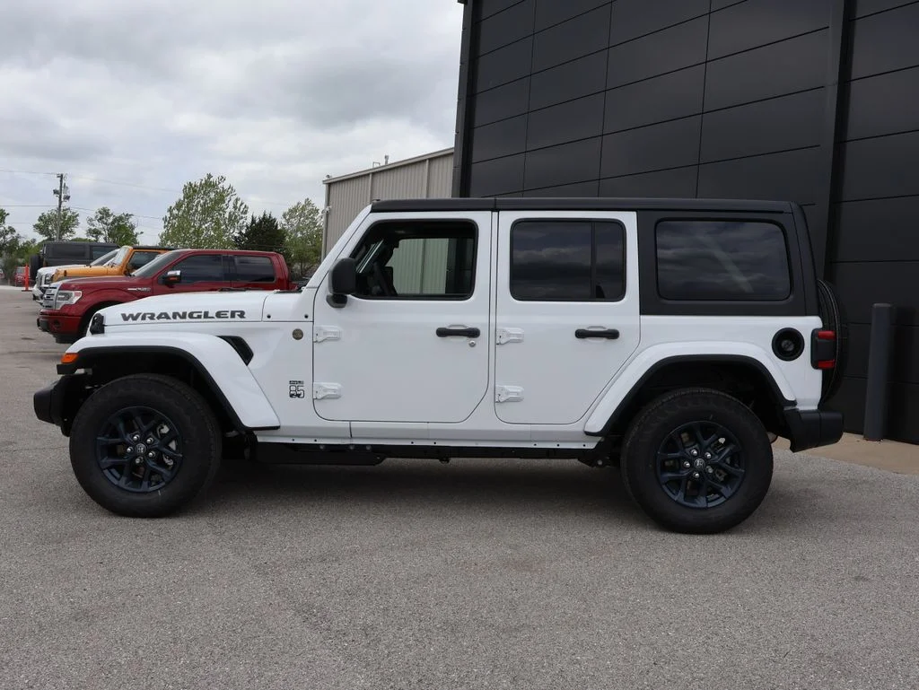 New 2026 Bright White Clear-Coat Exterior Paint Jeep 85th Anniversary Edition image 2