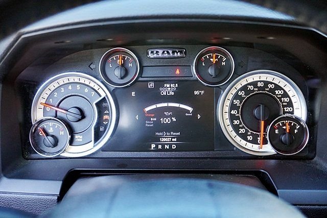 Used 2017 Silver Ram Laramie image 29