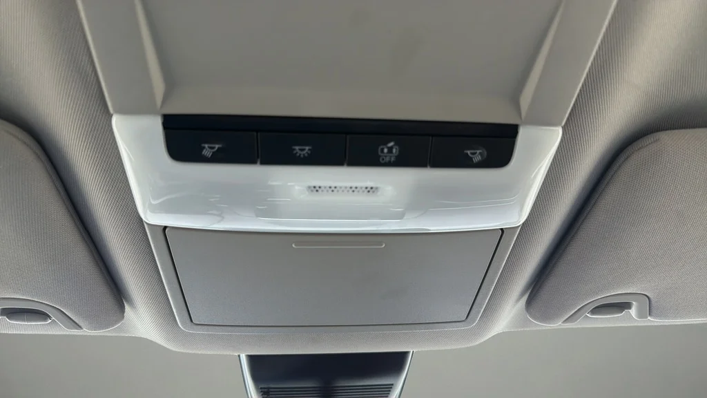 Used 2024 Brilliant Silver Nissan 2.5 SV image 25