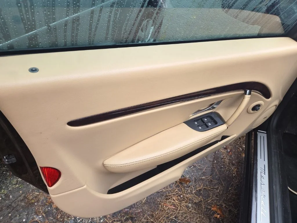 Used 2015  Maserati Base image 6