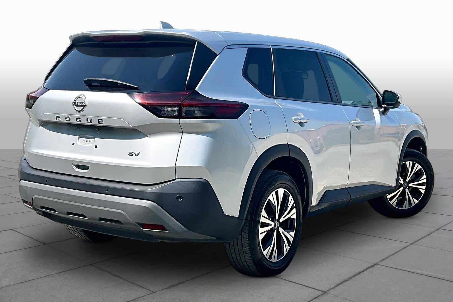 Used 2022 Brilliant Silver Metallic Nissan SV image 13