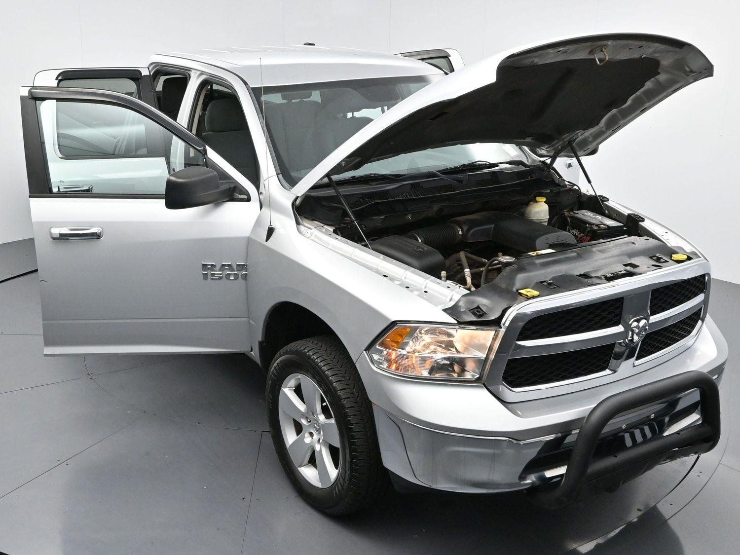 Used 2015 Bright Silver Metallic Clearcoat Ram SLT image 37