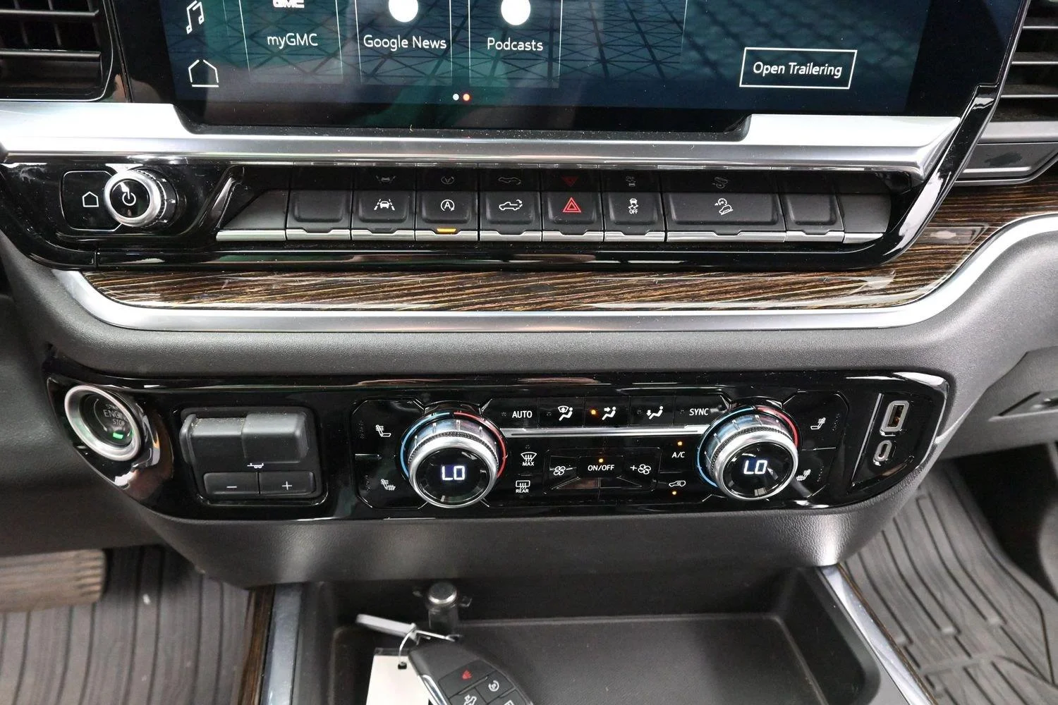 Used 2022 Quicksilver Metallic GMC Elevation image 23
