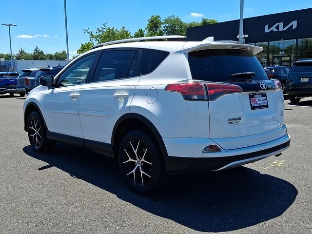 Used 2018 White Toyota SE image 5