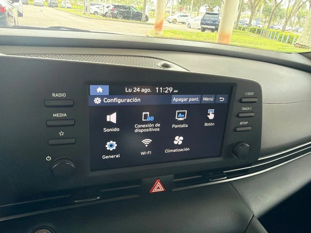 Used 2025 Gray Hyundai SEL Sport image 12