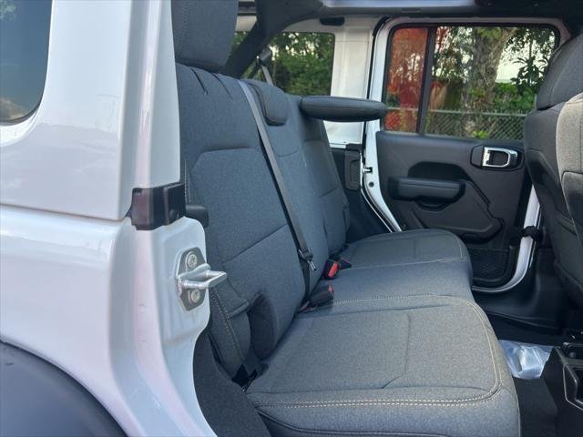 2025 Jeep Wrangler 4-Door Willys - Photo 27
