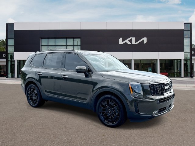 Used 2022 Green Kia SX image 2