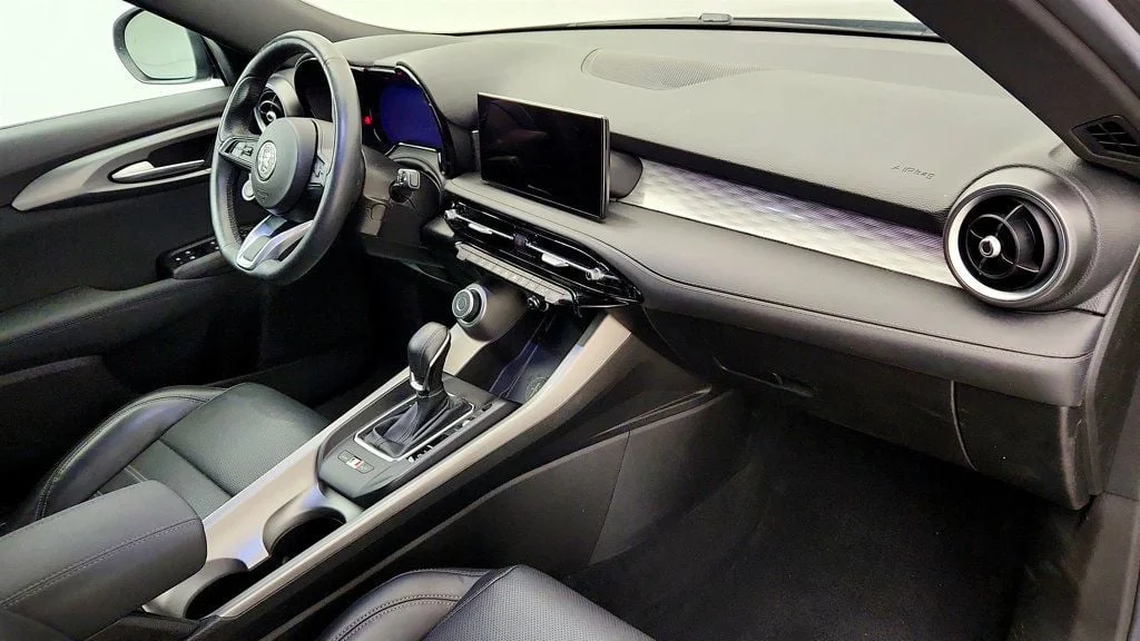 Used 2024 Grigio Ascari Metallic Alfa Romeo Ti EAWD w/ Active Assist Package & Premium Interior image 22