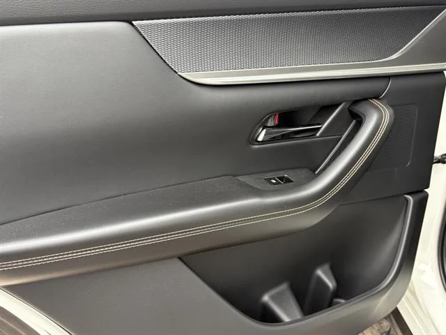 2025 Mazda CX-70 Premium Package - Photo 24