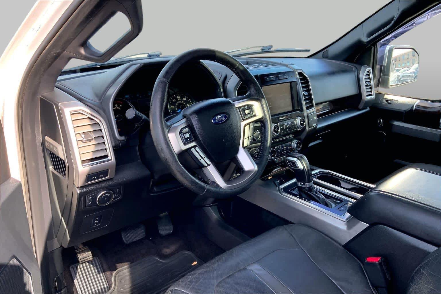 Used 2015 White Platinum Metallic Tri-Coat Ford Platinum image 15