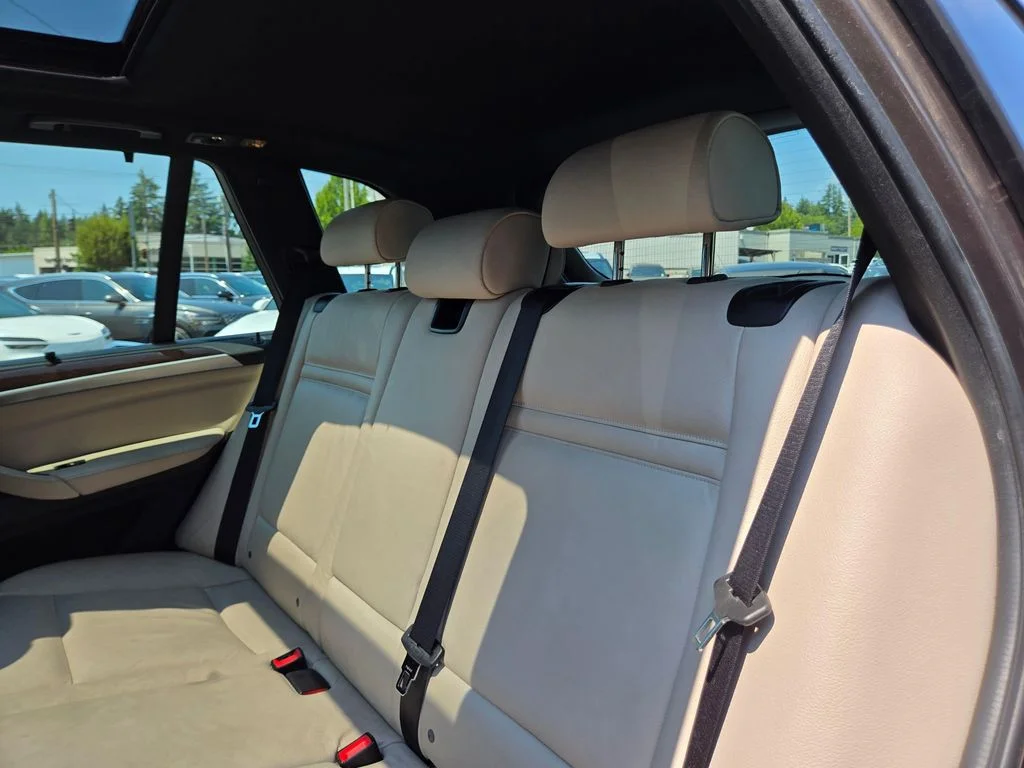 Used 2013 Bronze Metallic BMW xDrive50i image 18