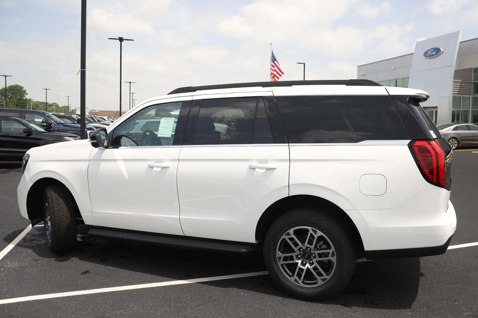 New 2026 Star White Metallic Tri-Coat Ford Active image 16