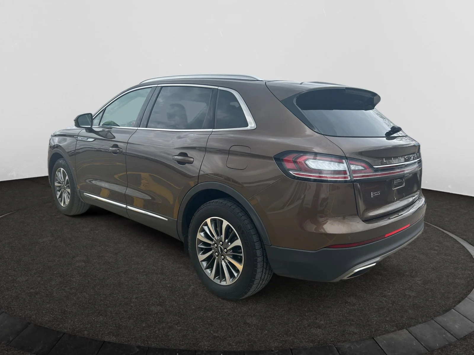 Used 2022 Bronze Lincoln RESERVE AWD image 3
