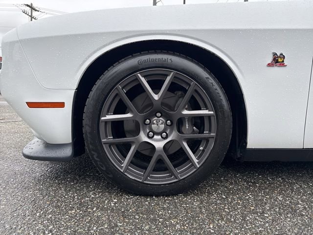 Used 2016 Bright White Clearcoat Dodge R/T Scat Pack image 17