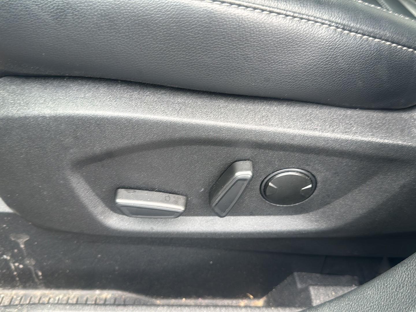 Used 2024 Carbonized Gray Ford SEL image 7