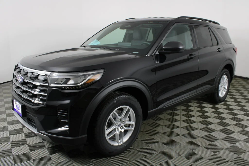 New 2027 Black Ford Active image 3