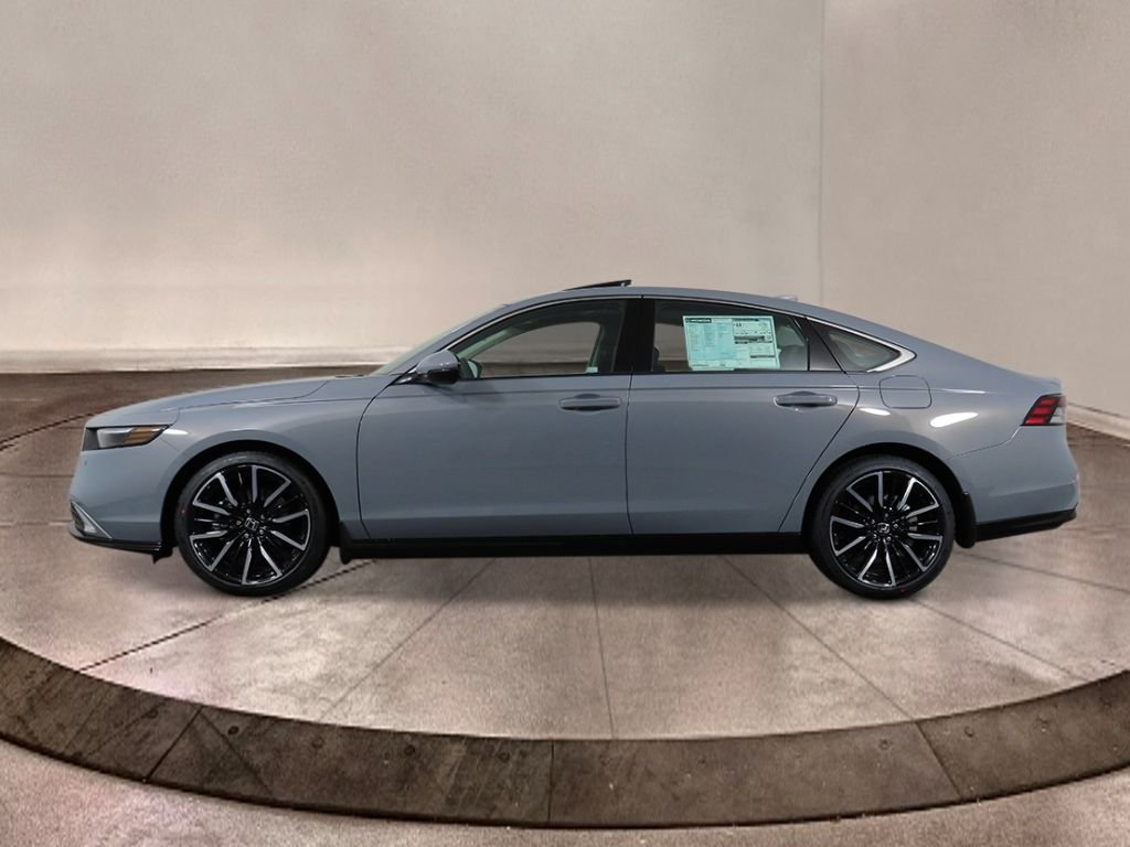New 2026 Urban Gray Pearl Honda Touring image 2
