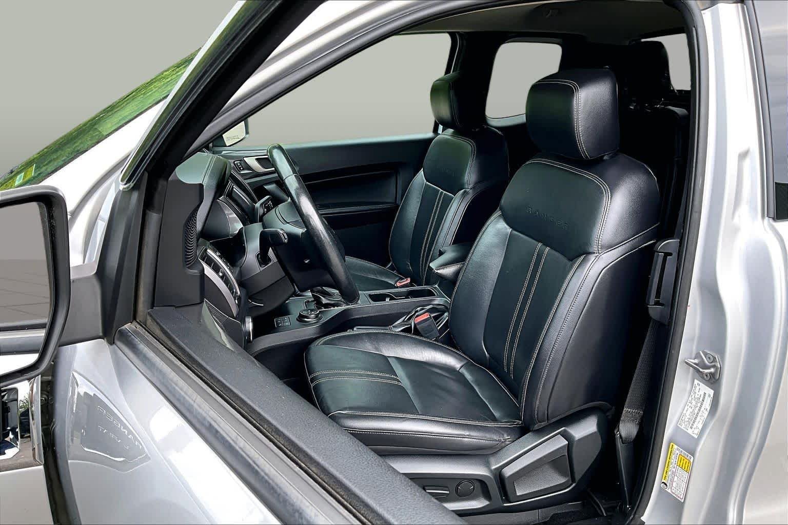 Used 2019 Ingot Silver Ford LARIAT image 9