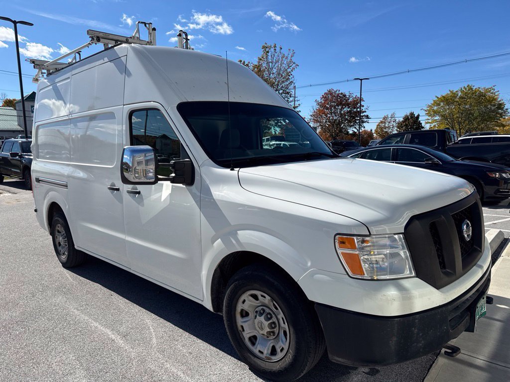 Used 2020 Glacier White Nissan SV image 5