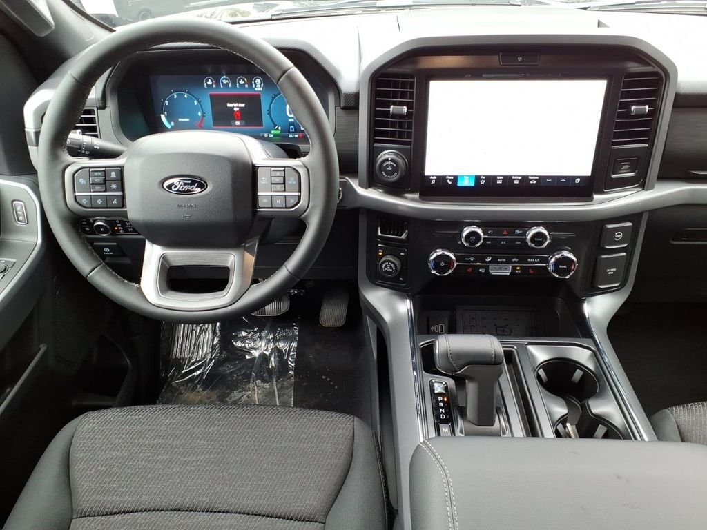New 2026 Agate Black Metallic Ford XLT image 13