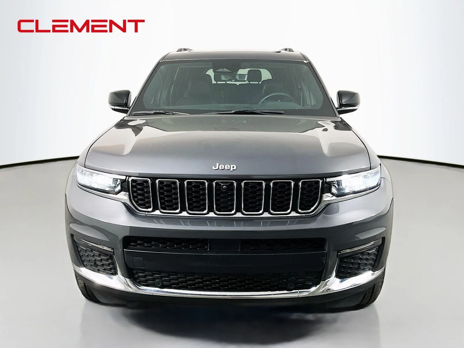 Used 2024 Gray Jeep Limited image 2