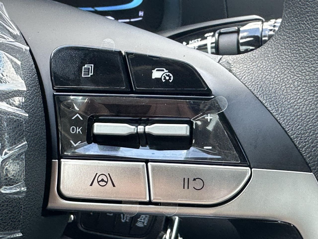 New 2026 Amazon Gray Hyundai SE image 23