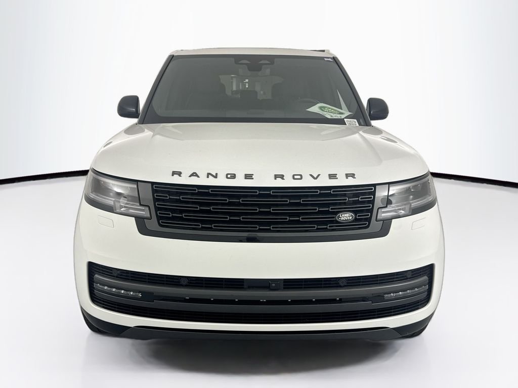 New 2026 Fuji White Land Rover SE image 2