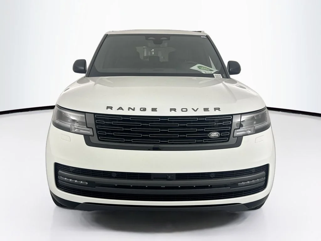 New 2026 Fuji White Land Rover SE image 2