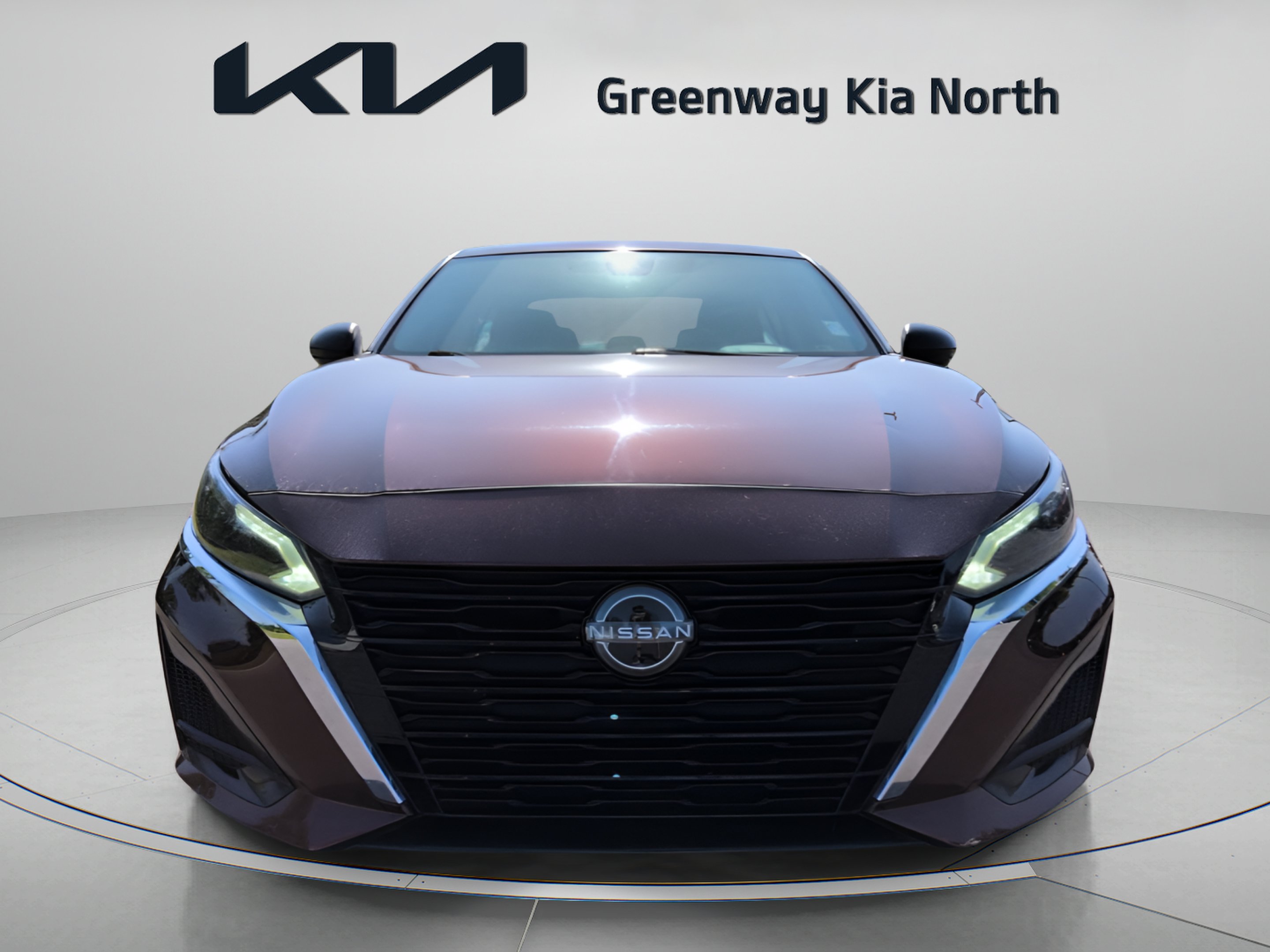 Used 2024 Garnet Pearl Metallic Nissan 2.5 SV image 3