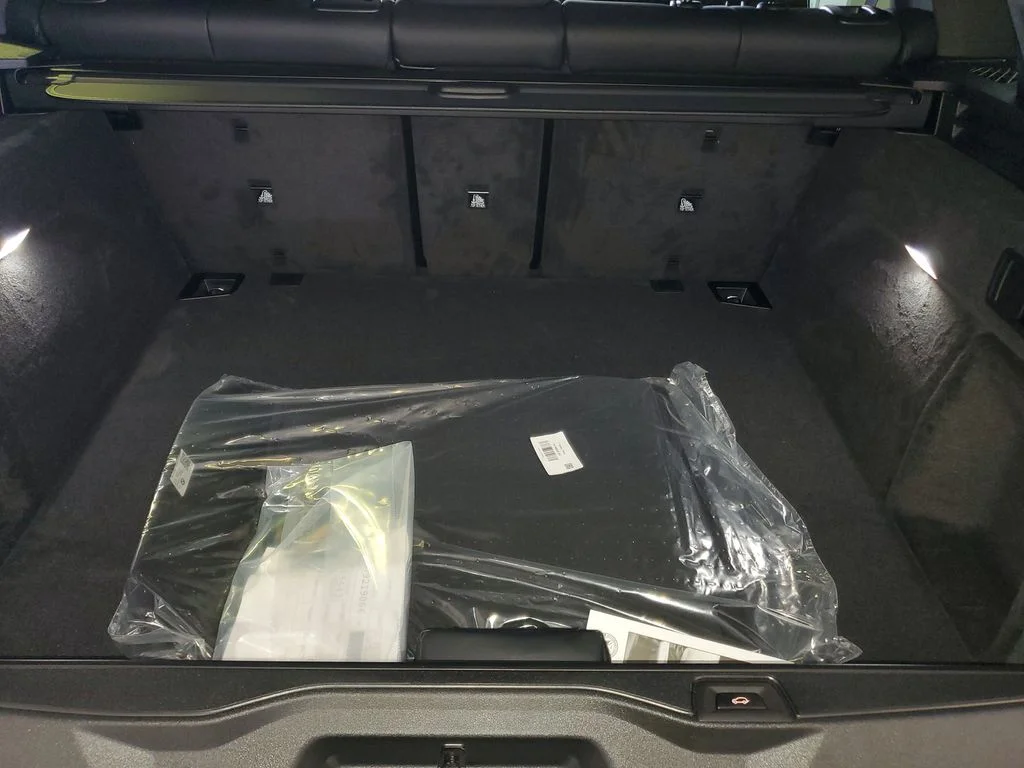 Used 2026 Gray BMW sDrive40i image 7