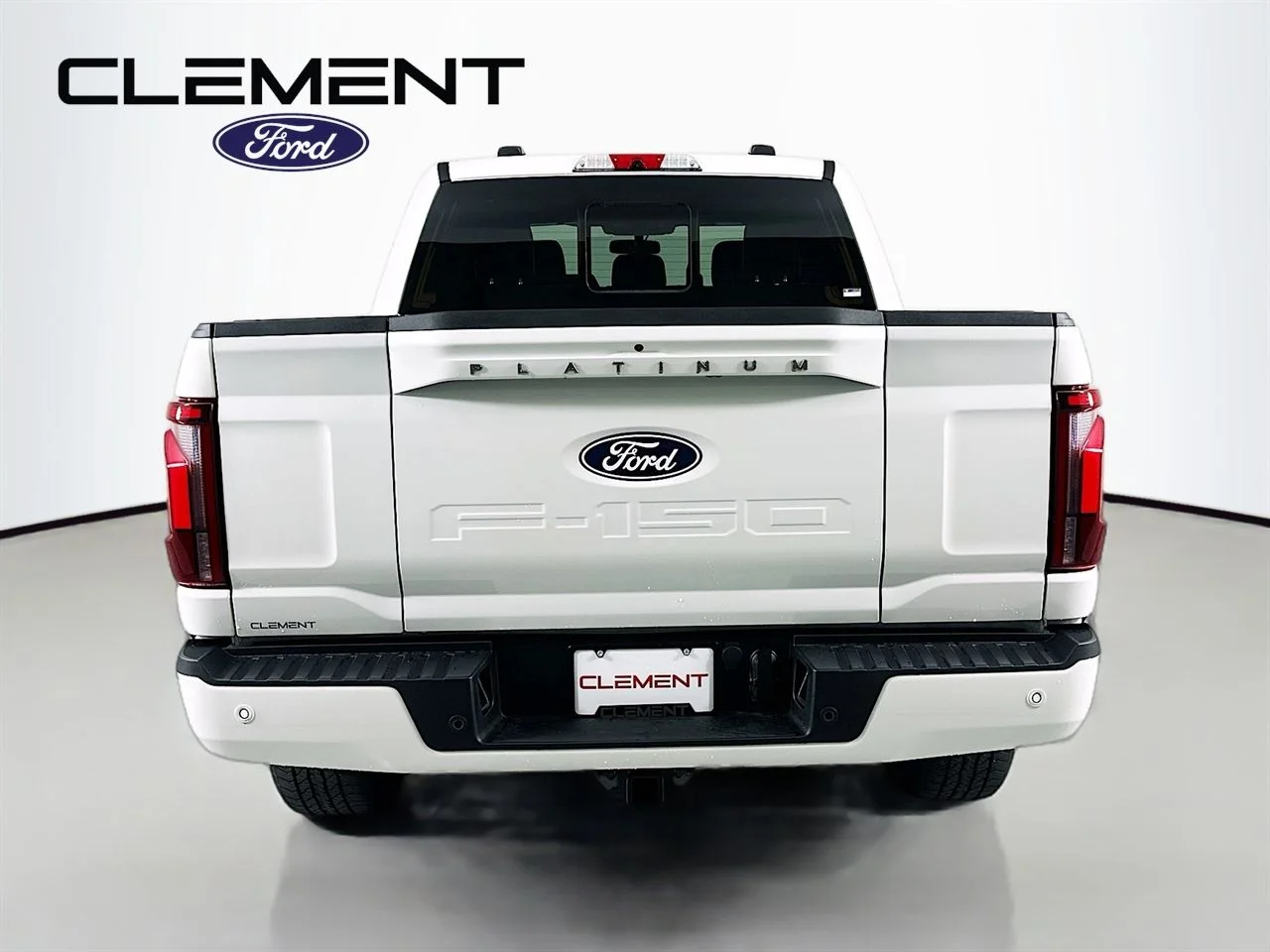 New 2026 Star White Metallic Tri-Coat Ford Platinum® image 7