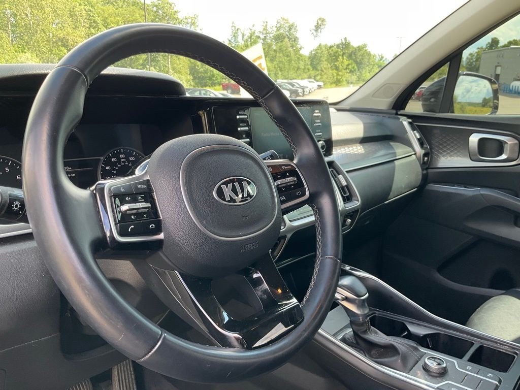 Used 2021 Crystal Beige Kia S image 12
