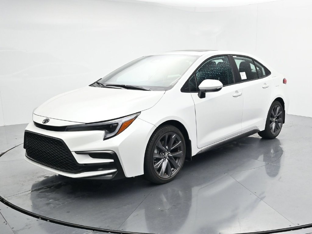 New 2026 Wind Chill Pearl <sup>1</sup> Toyota  XSE image 4