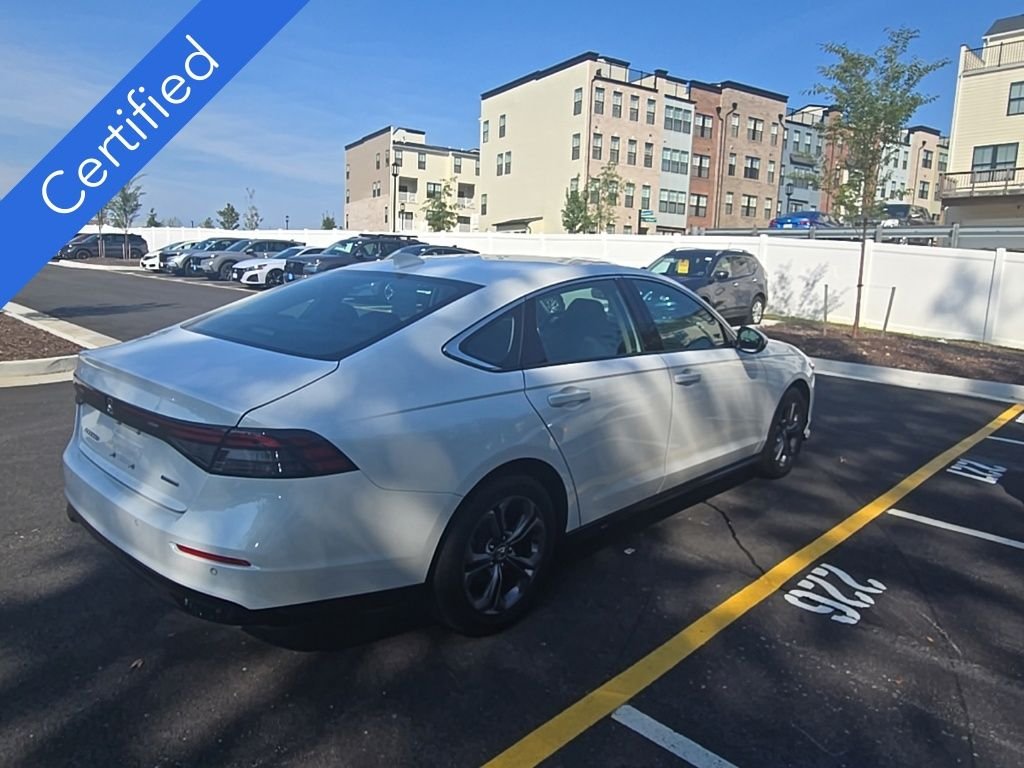 Certified Used 2025 Platinum White Pearl Honda EX-L image 5