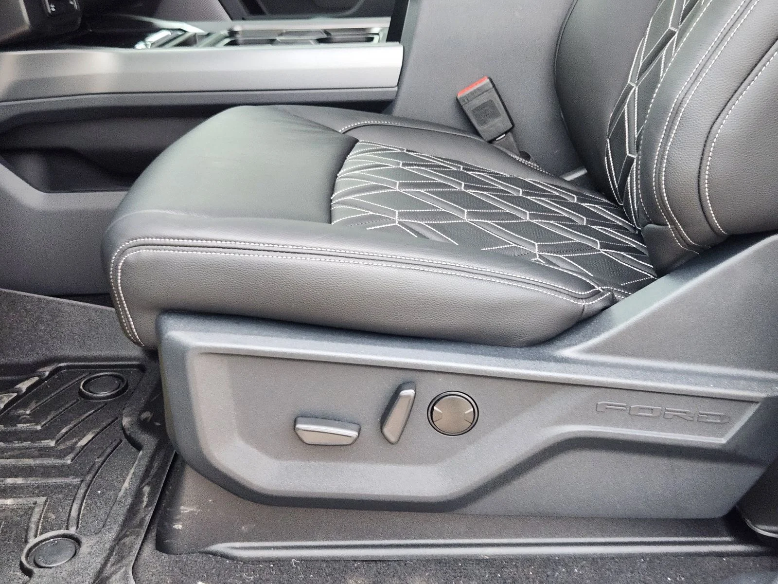 2026 Ford F-250 Super Duty Lariat - Photo 17