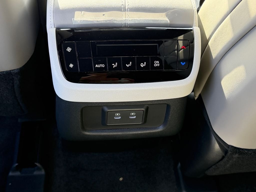 New 2027 BLACK OBSIDIAN INFINITI Luxe AWD image 15