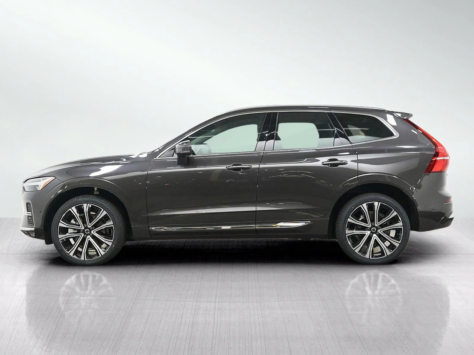 Used 2023 Volvo XC60 Ultimate with VIN YV4L12RA4P1322501 for sale in Hopkins, Minnesota
