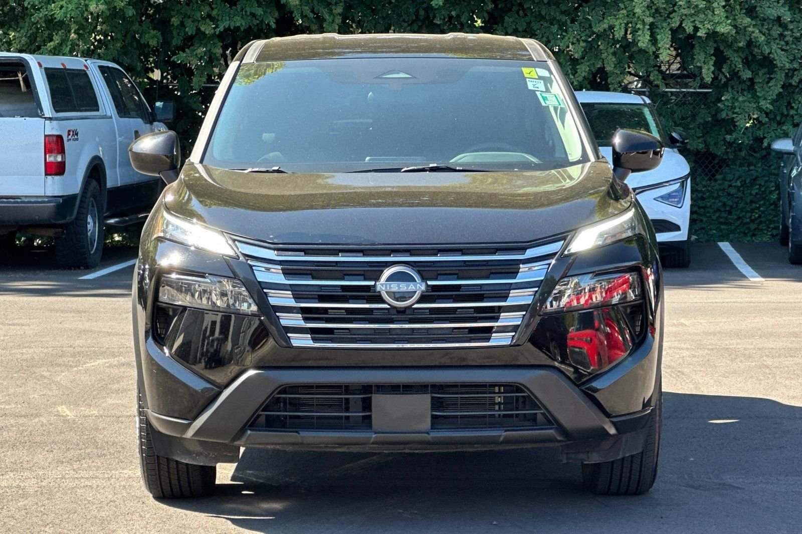 Used 2025 Black Nissan SV image 9