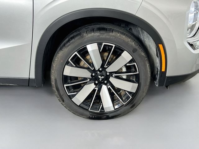 2025 Mitsubishi Outlander SE - Photo 38