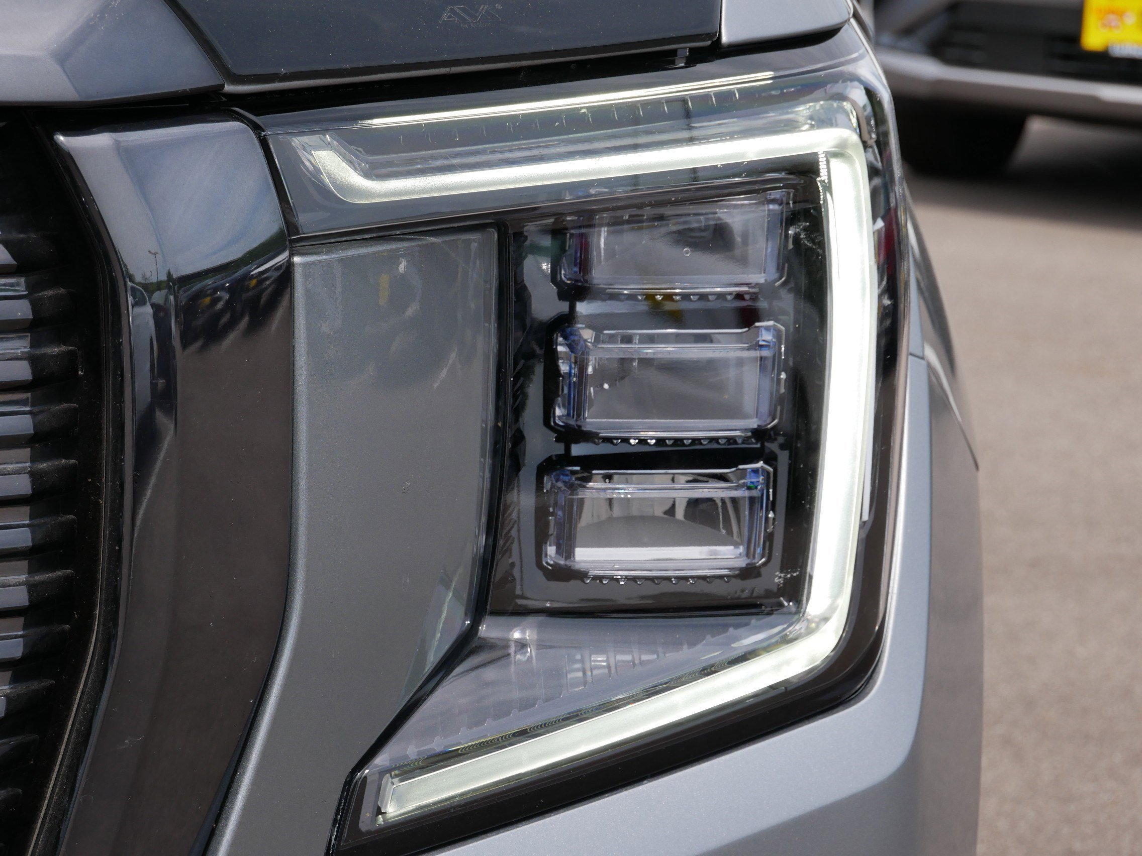 2024 GMC Yukon Denali Ultimate - Photo 17
