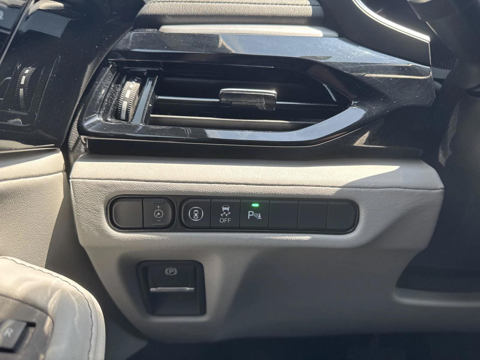 Used 2026 Solar Silver Metallic Acura SH-AWD with Technology Package image 37