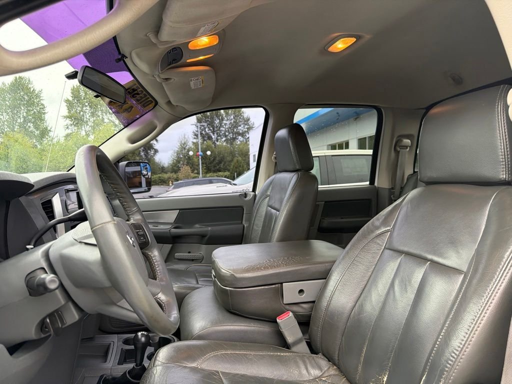 Used 2007 White Dodge SLT image 11