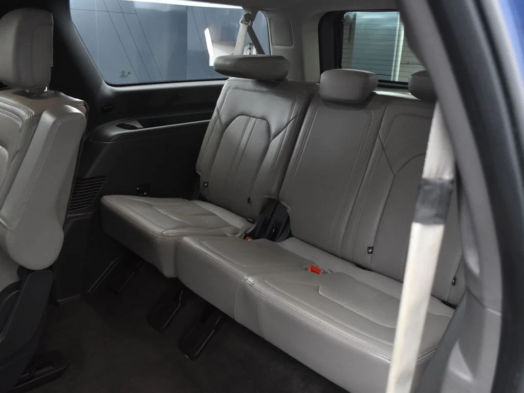 Used 2020 Blue Ford Limited image 23
